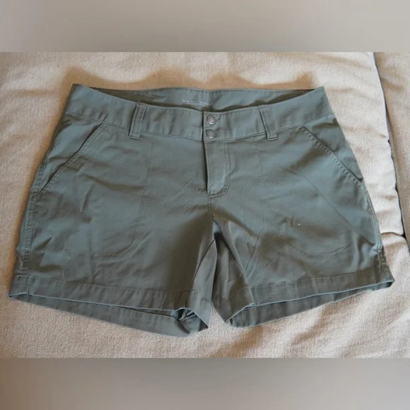 Columbia Shorts, Size 10 - Picture 1 of 6